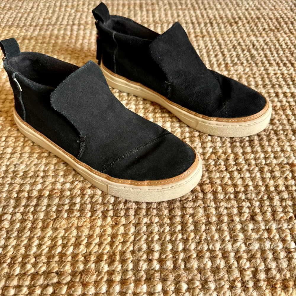 TOMS Paxton shoes. Excellent condition!